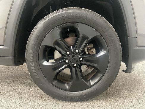 Used 2018 Jeep Compass Latitude w/ Popular Equipment Group image 29