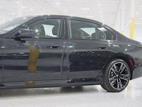Used 2023 BMW i7 xDrive60 w/ Executive Package 2 image 4