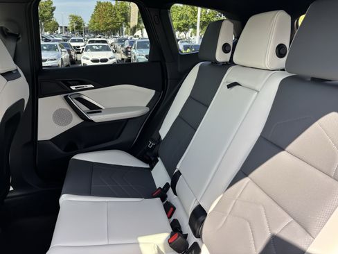 New 2027 BMW X1 xDrive28i AWD/4WD image 34