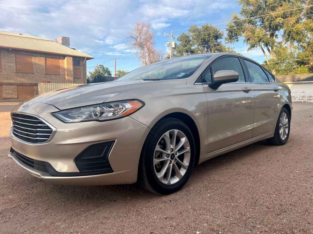 Used 2019 Ford Fusion SE FWD image 3