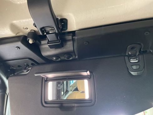 Used 2022 Jeep Wrangler Unlimited Sport AWD/4WD image 32