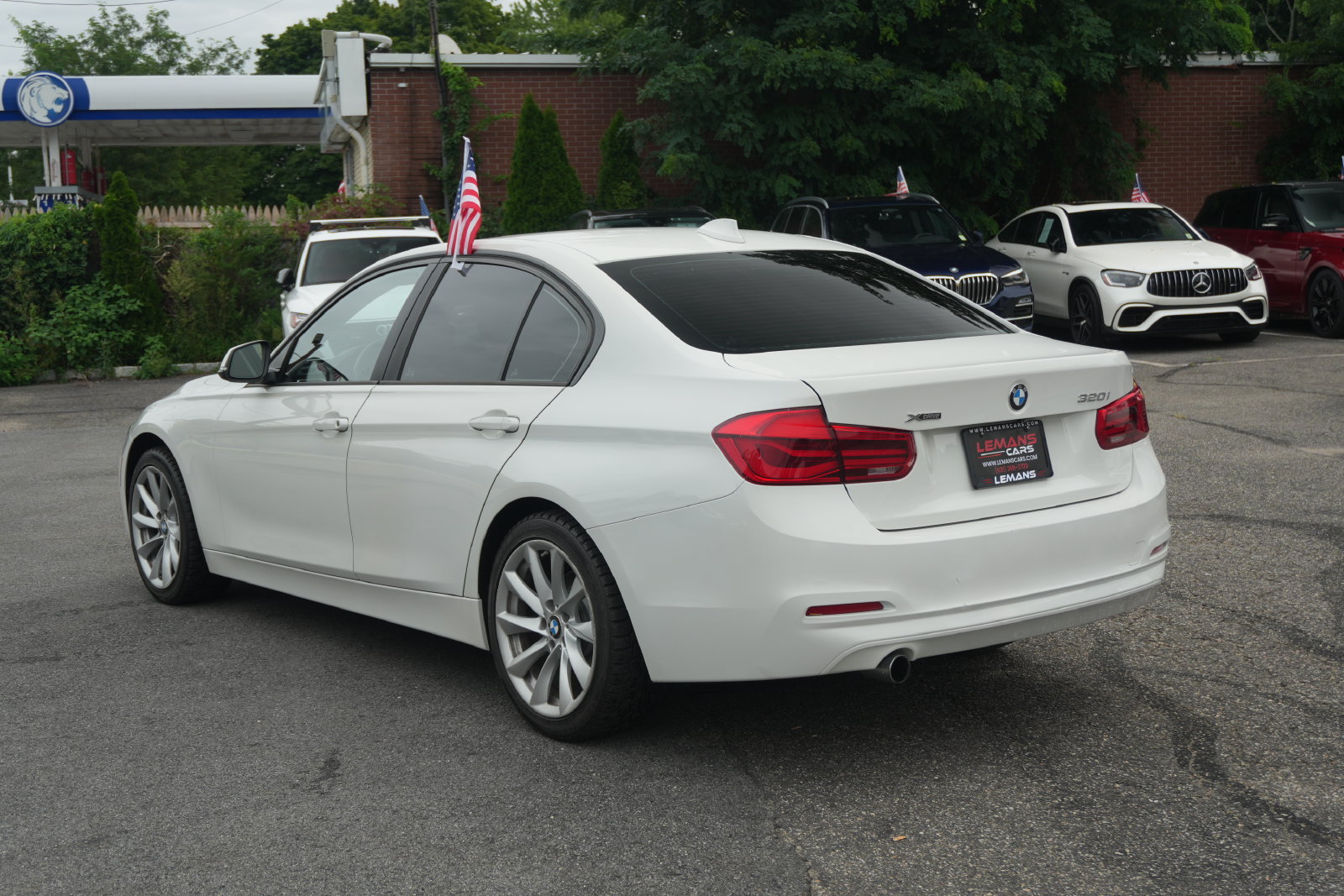 Used 2018 BMW 320i xDrive Sedan w/ Convenience Package AWD/4WD image 7