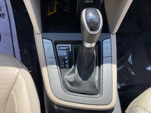 Used 2020 Hyundai Elantra Limited w/ Ultimate Package 03 image 26