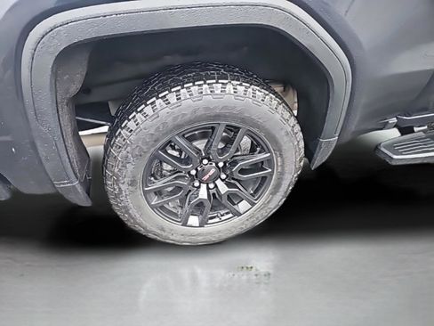 Used 2024 GMC Sierra 1500 Elevation image 17