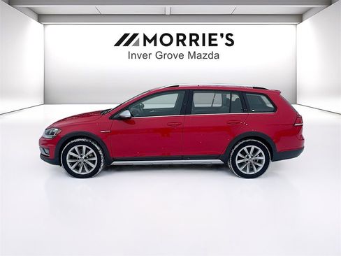 Used 2018 Volkswagen Golf Alltrack S image 8