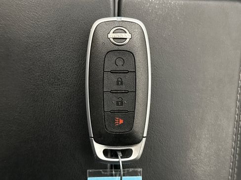 Used 2023 Nissan Rogue SV AWD/4WD image 10