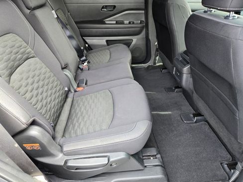 Certified 2023 Nissan Pathfinder S FWD image 20