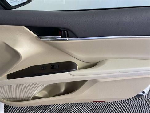 Used 2023 Toyota Camry LE image 24