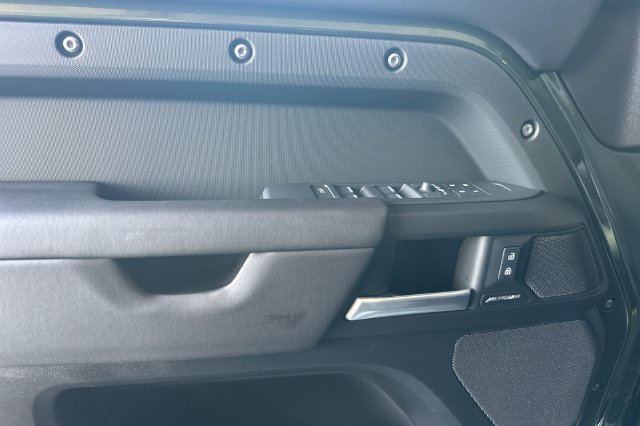 New 2026 Land Rover Defender 110 S AWD/4WD image 10