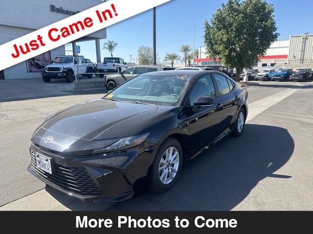 Used 2025 Toyota Camry LE FWD image 1