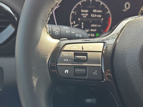 Used 2025 Honda Pilot EX-L image 17