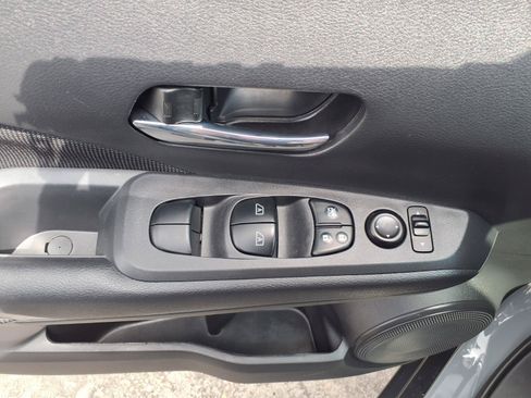 Used 2023 Nissan Kicks SV w/ Exterior Package FWD image 9
