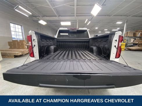 Used 2023 Chevrolet Silverado 1500 High Country image 34