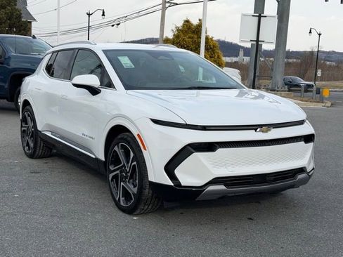 New 2026 Chevrolet Equinox EV LT image 1