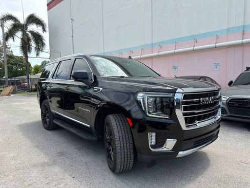 Used 2023 GMC Yukon SLT AWD/4WD image 3