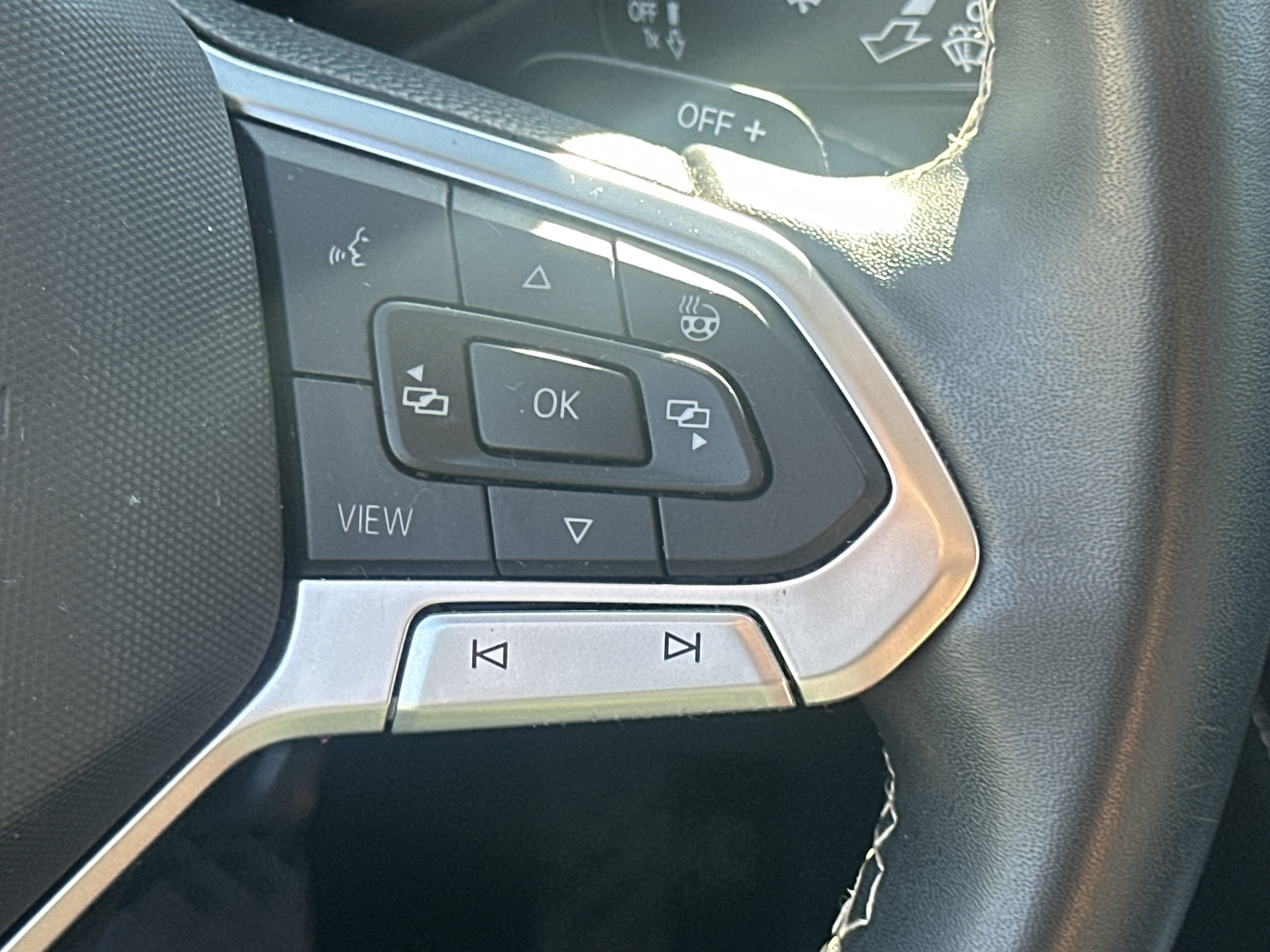 Used 2024 Volkswagen Atlas SE AWD/4WD image 26