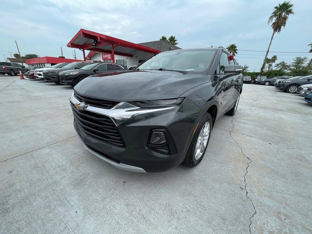 Used 2019 Chevrolet Blazer LT FWD image 3