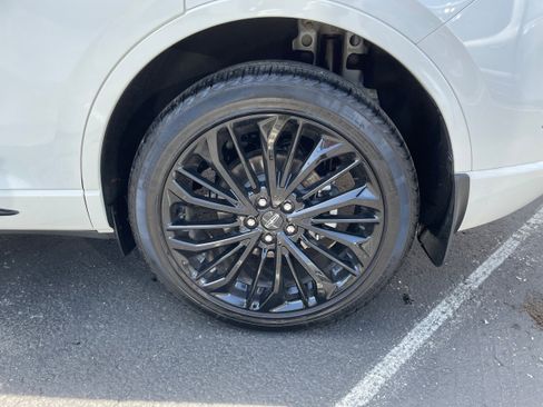 Used 2024 Lincoln Corsair AWD w/ Equipment Group 101A image 12