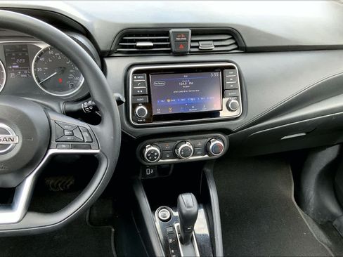 Used 2020 Nissan Versa S FWD image 6