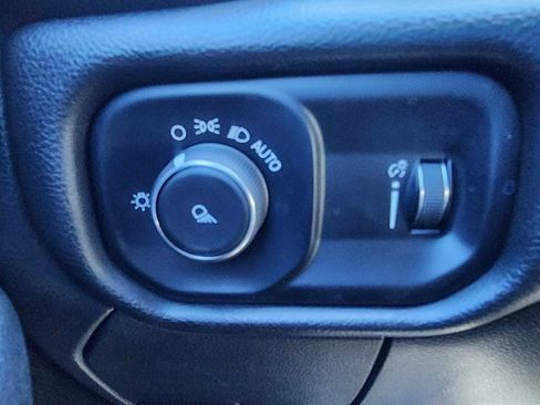 Used 2024 RAM 3500 Tradesman w/ Chrome Appearance Group image 32