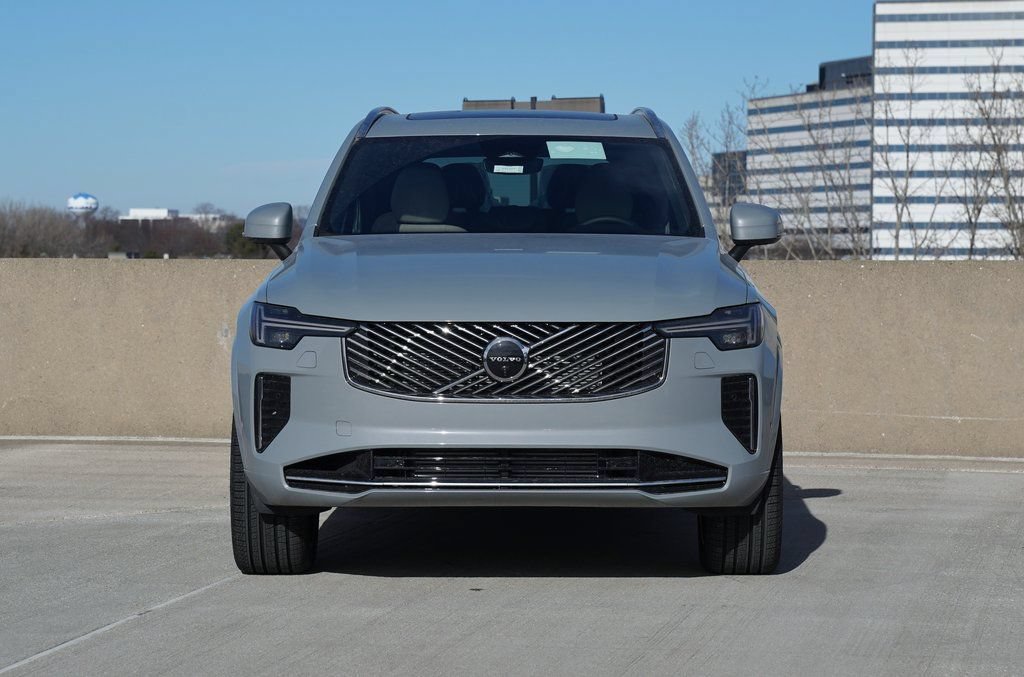 Used 2026 Volvo XC90 T8 Plus w/ Protection Package Premier AWD/4WD image 2