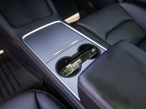 Used 2021 Tesla Model 3 Standard Range Plus RWD image 18