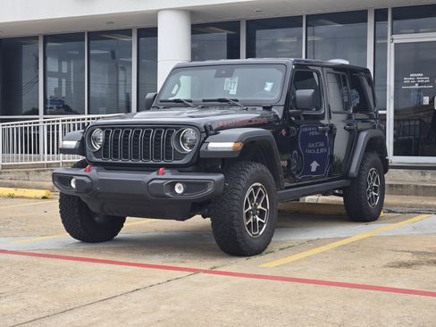 Used 2025 Jeep Wrangler Unlimited Rubicon AWD/4WD image 2