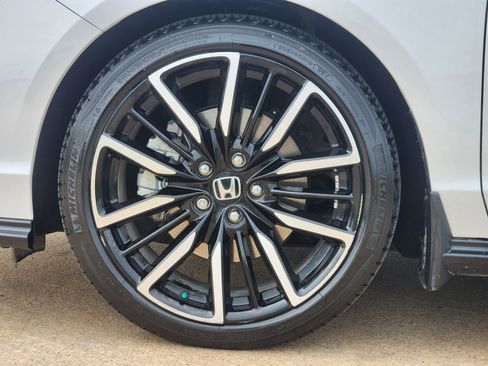 Used 2025 Honda Accord Touring image 14