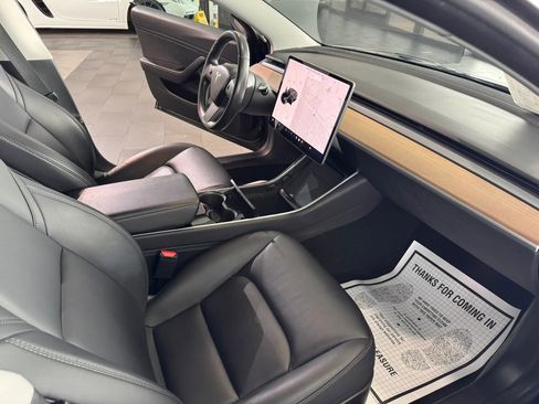Used 2018 Tesla Model 3 Long Range image 12