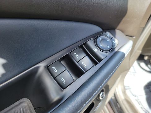 Used 2022 Buick Enclave Essence FWD image 25