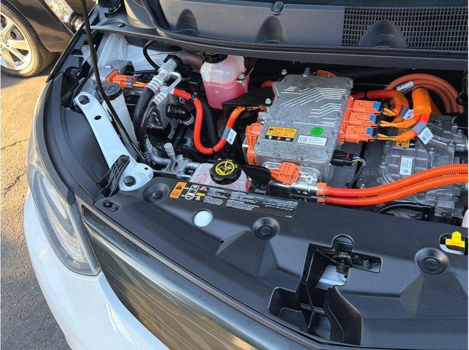 Used 2018 Chevrolet Bolt LT FWD image 27