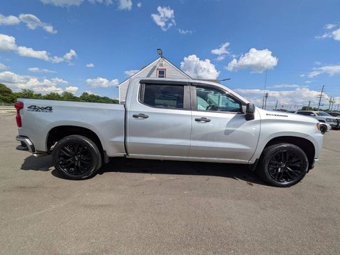 Used 2019 Chevrolet Silverado 1500 Custom w/ Custom Value Package AWD/4WD image 8