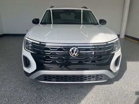 New 2026 Volkswagen Atlas Peak Edition image 11