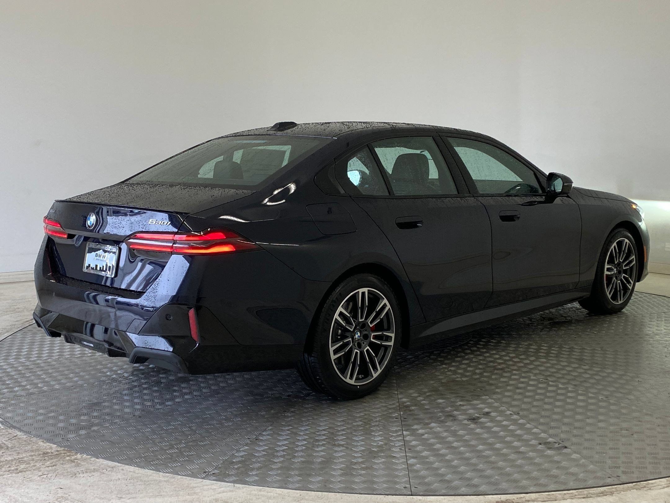 Used 2026 BMW 530i xDrive w/ M Sport Package AWD/4WD image 8