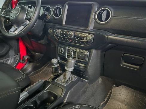 Used 2019 Jeep Wrangler Unlimited Sahara w/ Quick Order Package 24M Moab AWD/4WD image 36