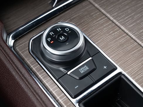 Used 2022 Ford Expedition Limited image 38