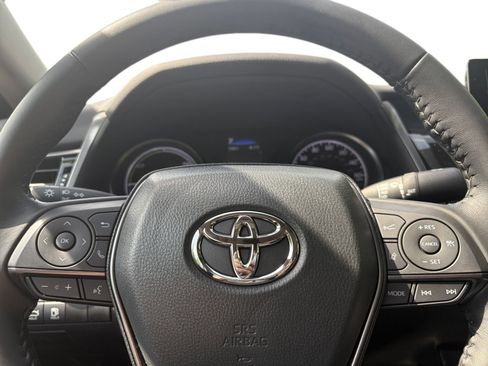 Used 2024 Toyota Camry SE FWD image 17