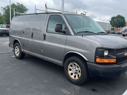 Used 2012 Chevrolet Express 1500 RWD image 5