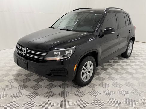 Used 2016 Volkswagen Tiguan S image 6