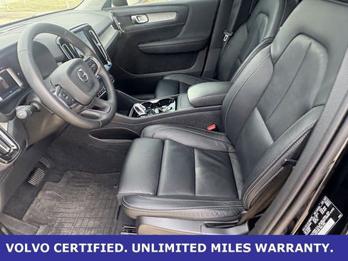 Certified 2023 Volvo XC40 B4 Plus w/ Protection Package Premier image 24