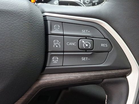 Certified 2021 Jeep Grand Cherokee L Limited w/ Trailer Tow Group (B) image 24