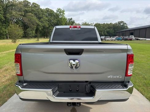 Used 2024 RAM 2500 Tradesman w/ Chrome Appearance Group AWD/4WD image 6