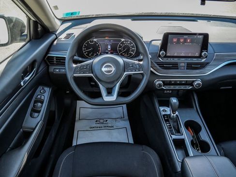 Used 2025 Nissan Altima 2.5 SV image 21