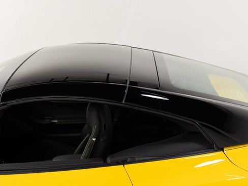 Certified 2020 Ferrari Portofino RWD image 36