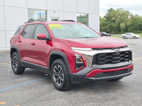Used 2025 Chevrolet Equinox ACTIV w/ Safety and Technology Package FWD image 2