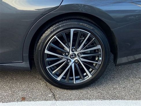 Certified 2024 Lexus ES 350 w/ Premium Package image 10