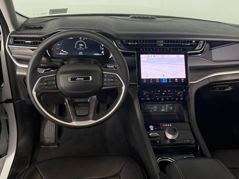 Used 2023 Jeep Grand Cherokee 4WD 4xe w/ Luxury Tech Group II image 14