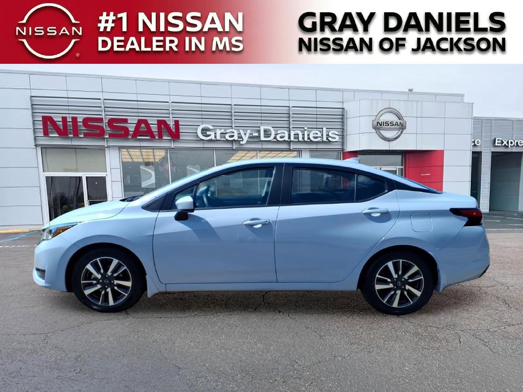 Used 2025 Nissan Versa SV w/ Trunk Package FWD image 4
