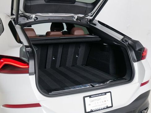 Used 2023 BMW X6 xDrive40i w/ Executive Package image 7