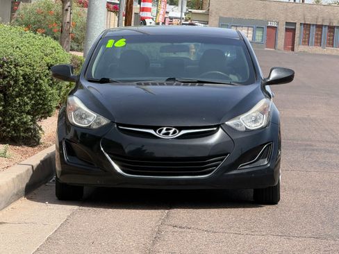 Used 2016 Hyundai Elantra SE FWD image 2